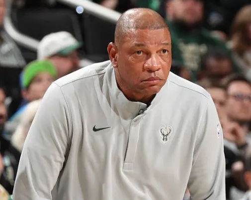 开云体育网页版入口-里弗斯：伤病、字母哥的交易传言是雄鹿本赛季失败的原因