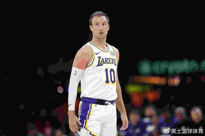 斯玛特突然归队，湖人轮换乱成一锅粥，信息乌龙暴露联盟管理漏洞|马库斯-斯玛特|菲尼克斯太阳队|达拉斯独行侠队|奥斯汀·里夫斯|洛杉矶湖人队_新浪体育_新浪新闻